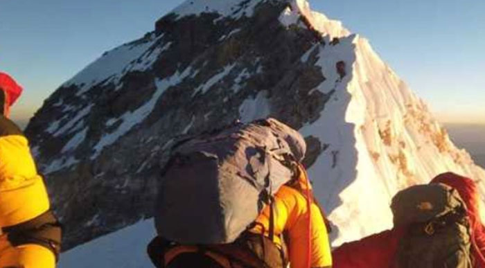 বুকে পেসমেকার লাগিয়ে এভারেস্ট জয়ের চেষ্টা, পর্বতারোহীর মৃত্যু