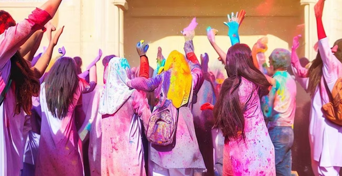 হোলি খেলা নিষিদ্ধ, পিছু হটল পাকিস্তান