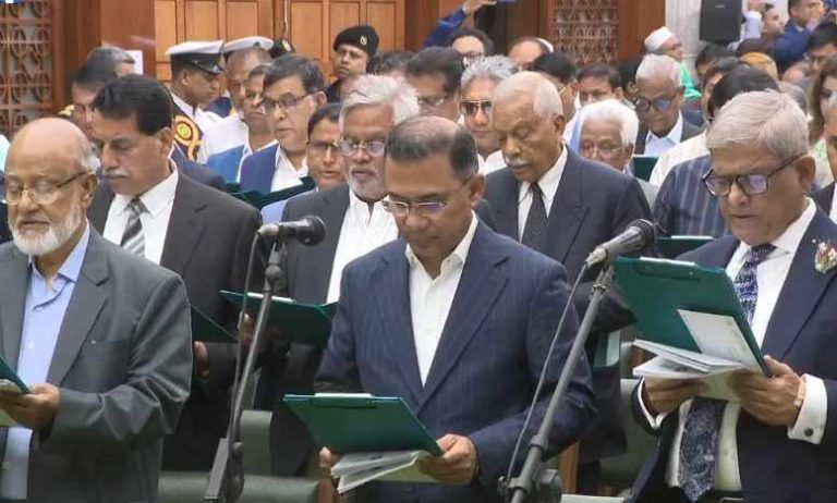 শপথ নিলেন বিএনপির নবনির্বাচিত এমপিরা