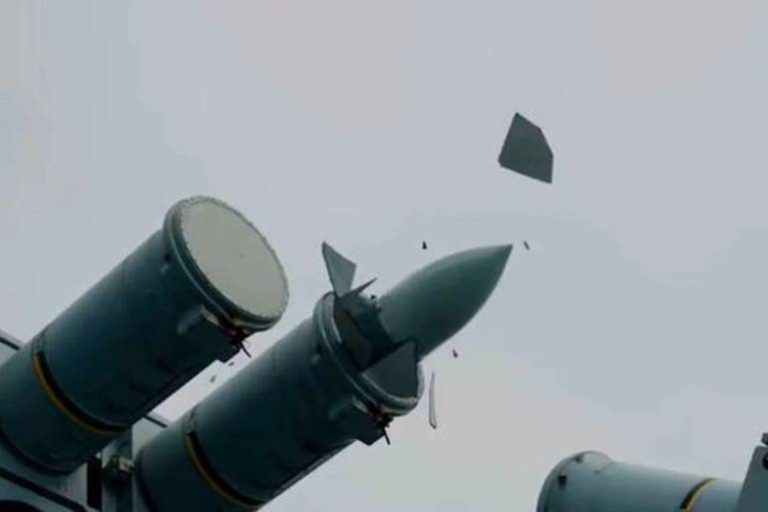 ৬৩ ড্রোন ভূপাতিতের দাবি সৌদি আরবের ৬৩ ড্রোন ভূপাতিতের দাবি সৌদি আরবের