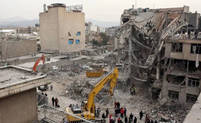 যুদ্ধের ভয়াবহ ধ্বংসযজ্ঞের মাঝে যেমন কাটছে ইরানিদের দৈনন্দিন জীবন: সিএনএনের প্রতিবেদন