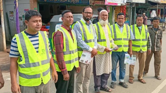 নিরাপদ সড়ক চাই কমলগঞ্জ উপজেলা শাখার উদ্যোগে সড়কে শৃঙ্খলা কার্যক্রম