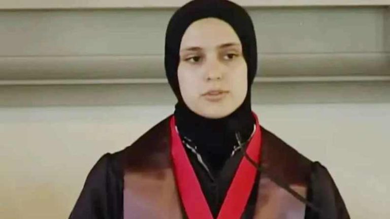 ট্রাম্পের ধর্মীয় কমিশন থেকে একমাত্র মুসলিম নারীর পদত্যাগ